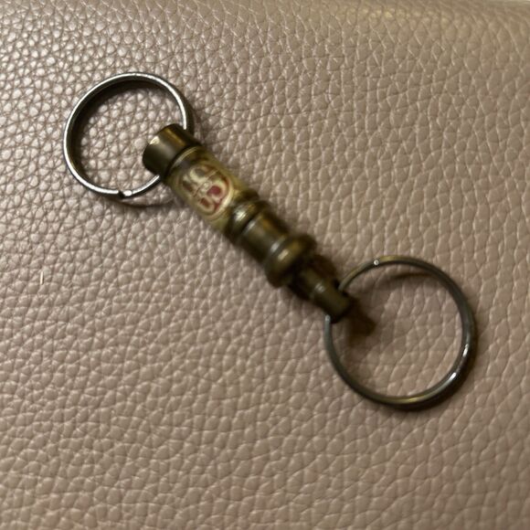 Vintage US Motors Keychain Flawed Heavily Rusted - Picture 3 of 9